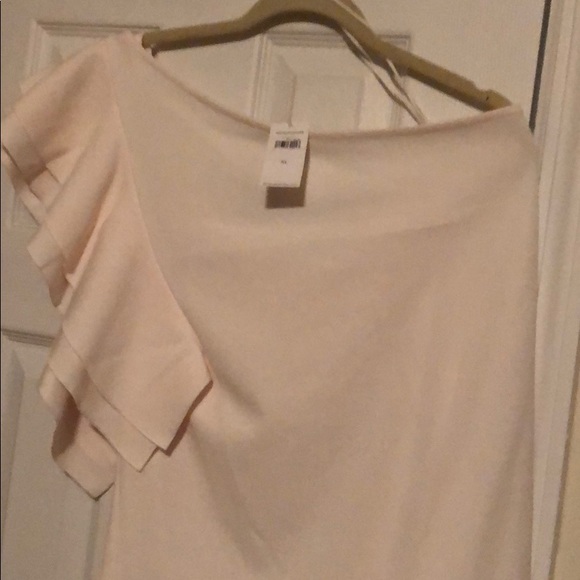 Off The Shoulder-Ruffle Blouse - Picture 2 of 4